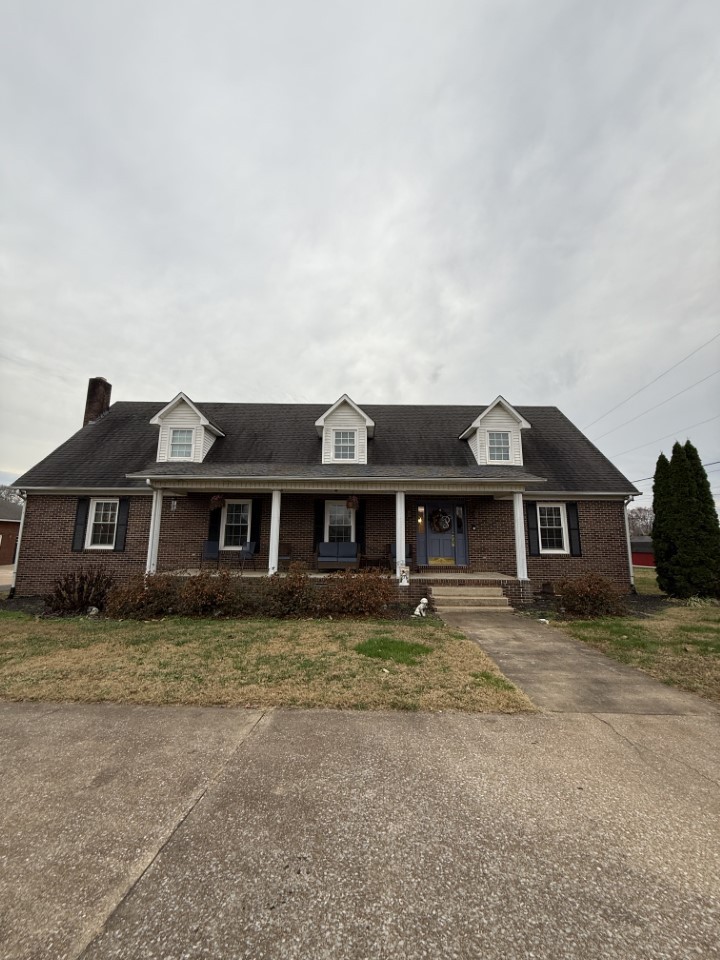 405 Robins St, E Lawrenceburg TN 38464
