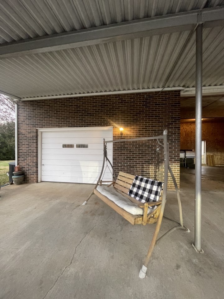 405 Robins St, E Lawrenceburg TN 38464