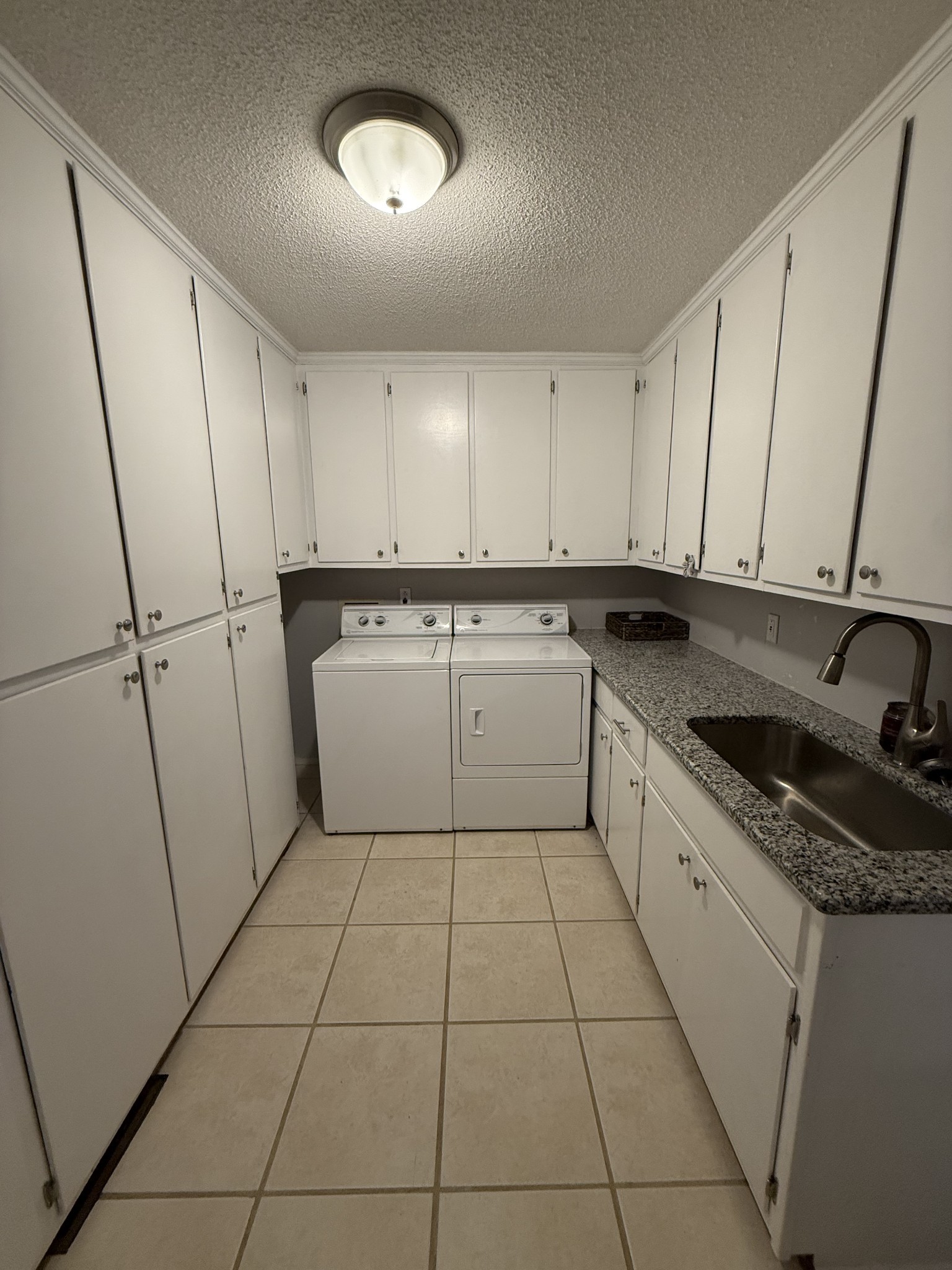 405 Robins St, E Lawrenceburg TN 38464