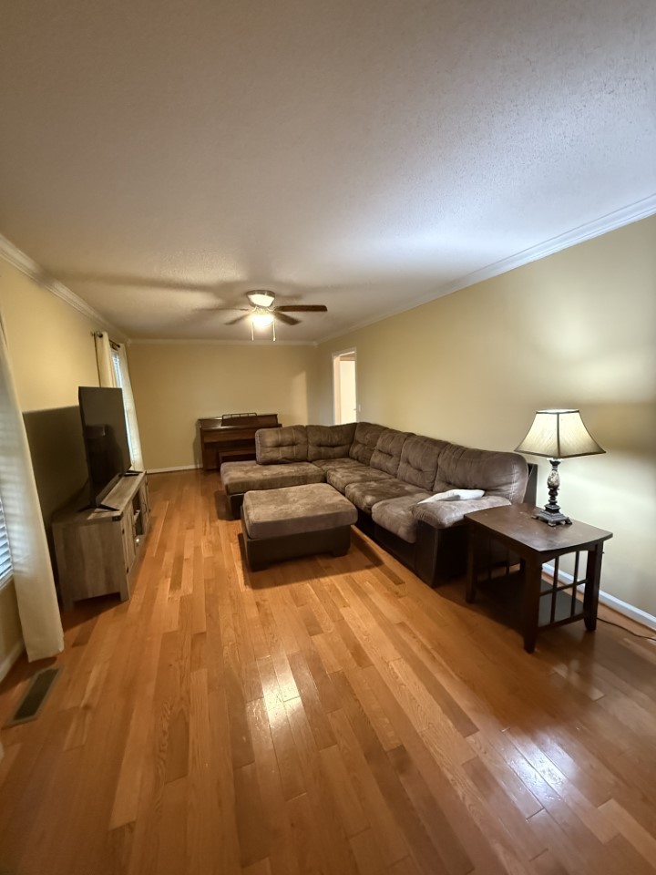 405 Robins St, E Lawrenceburg TN 38464