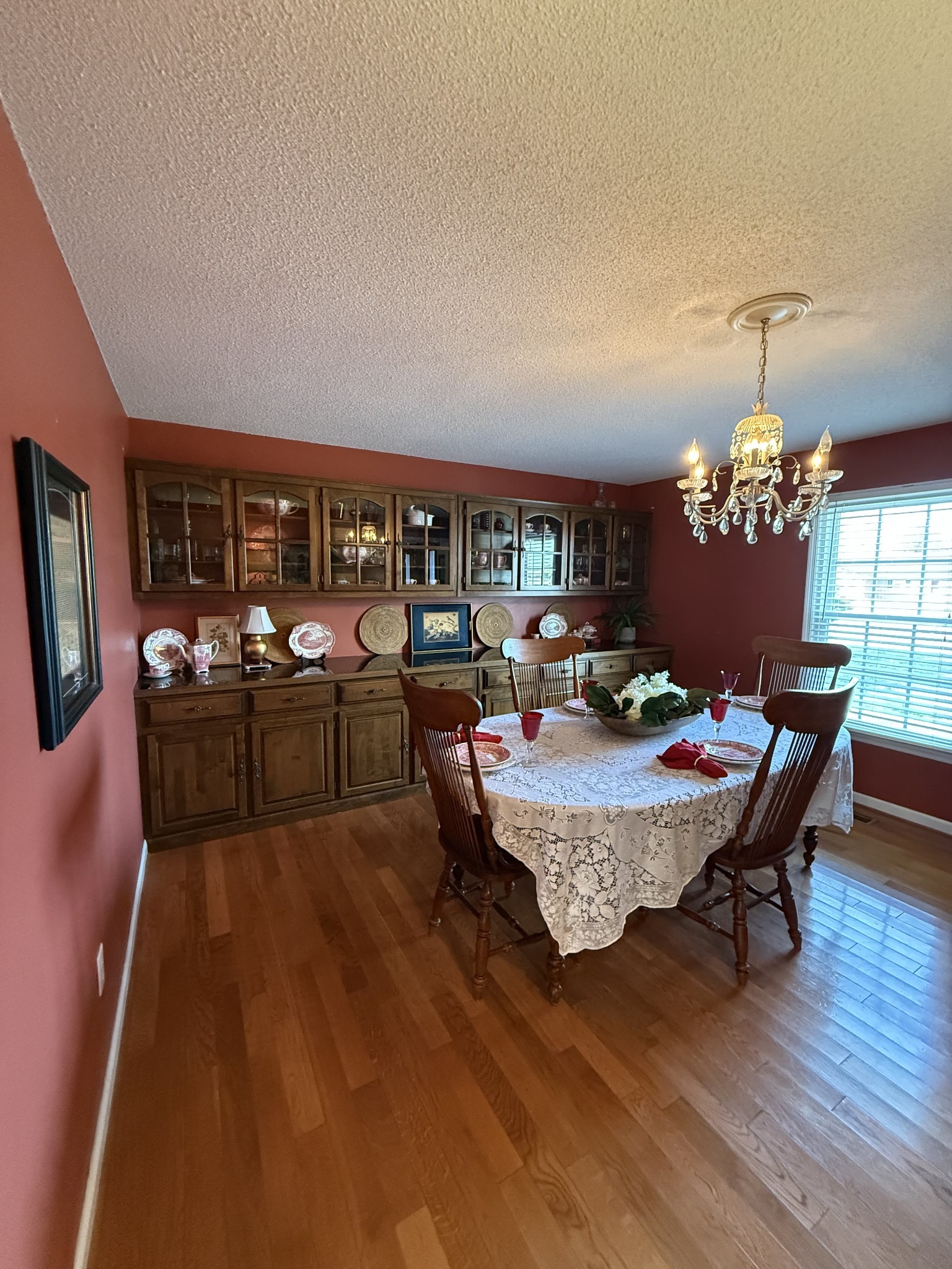 405 Robins St, E Lawrenceburg TN 38464