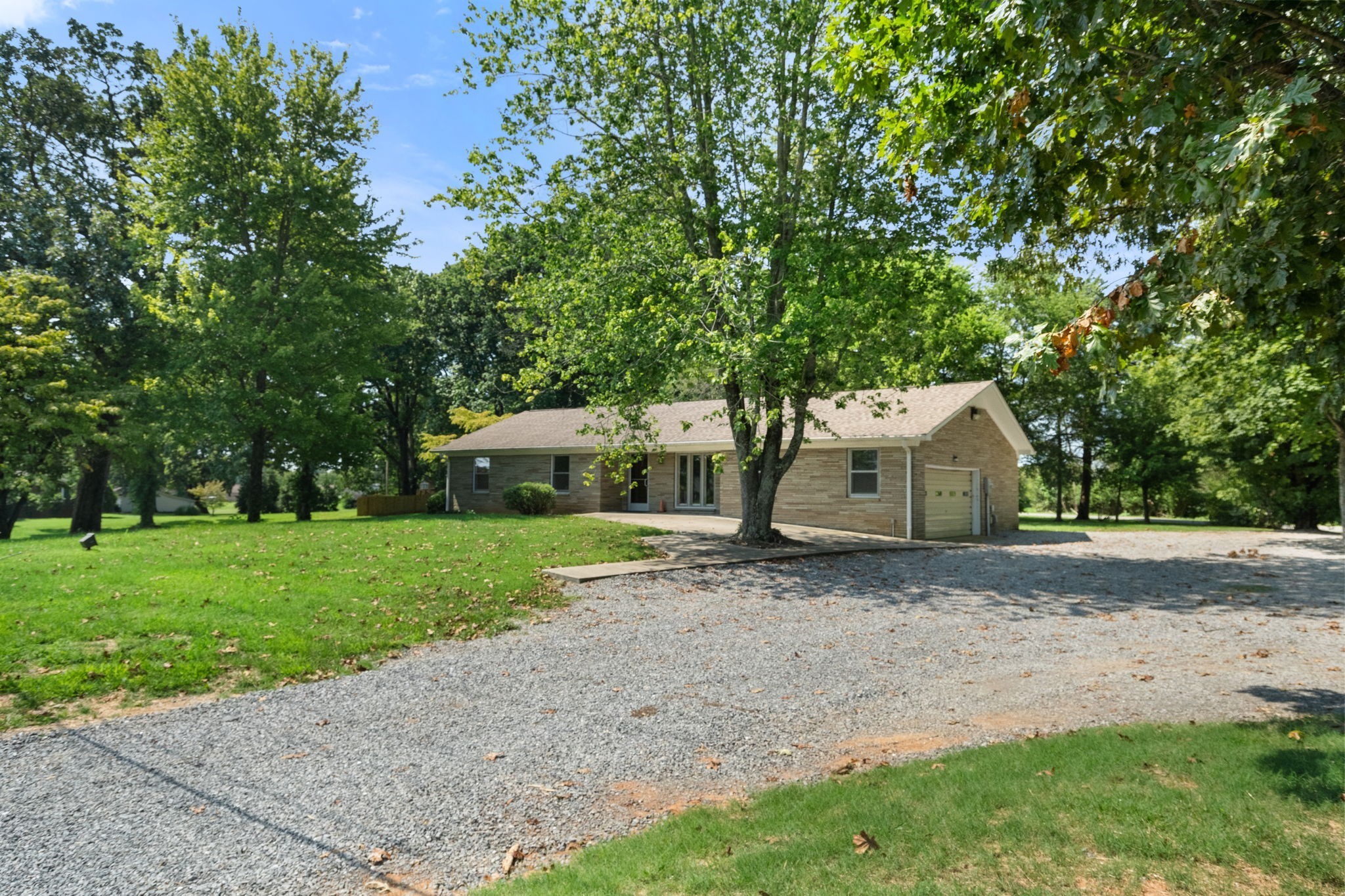 658 N Broadway Portland TN 37148