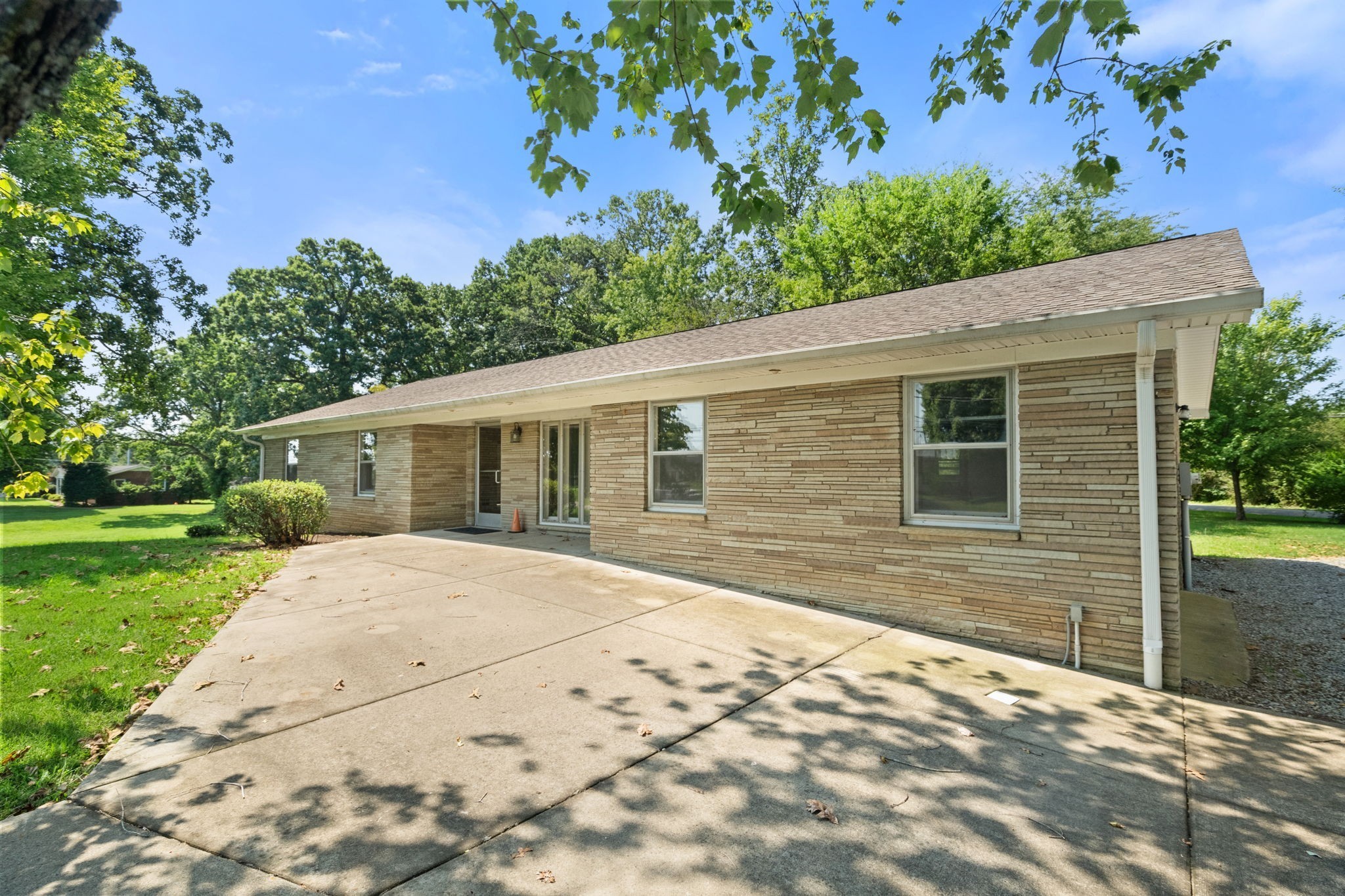 658 N Broadway Portland TN 37148