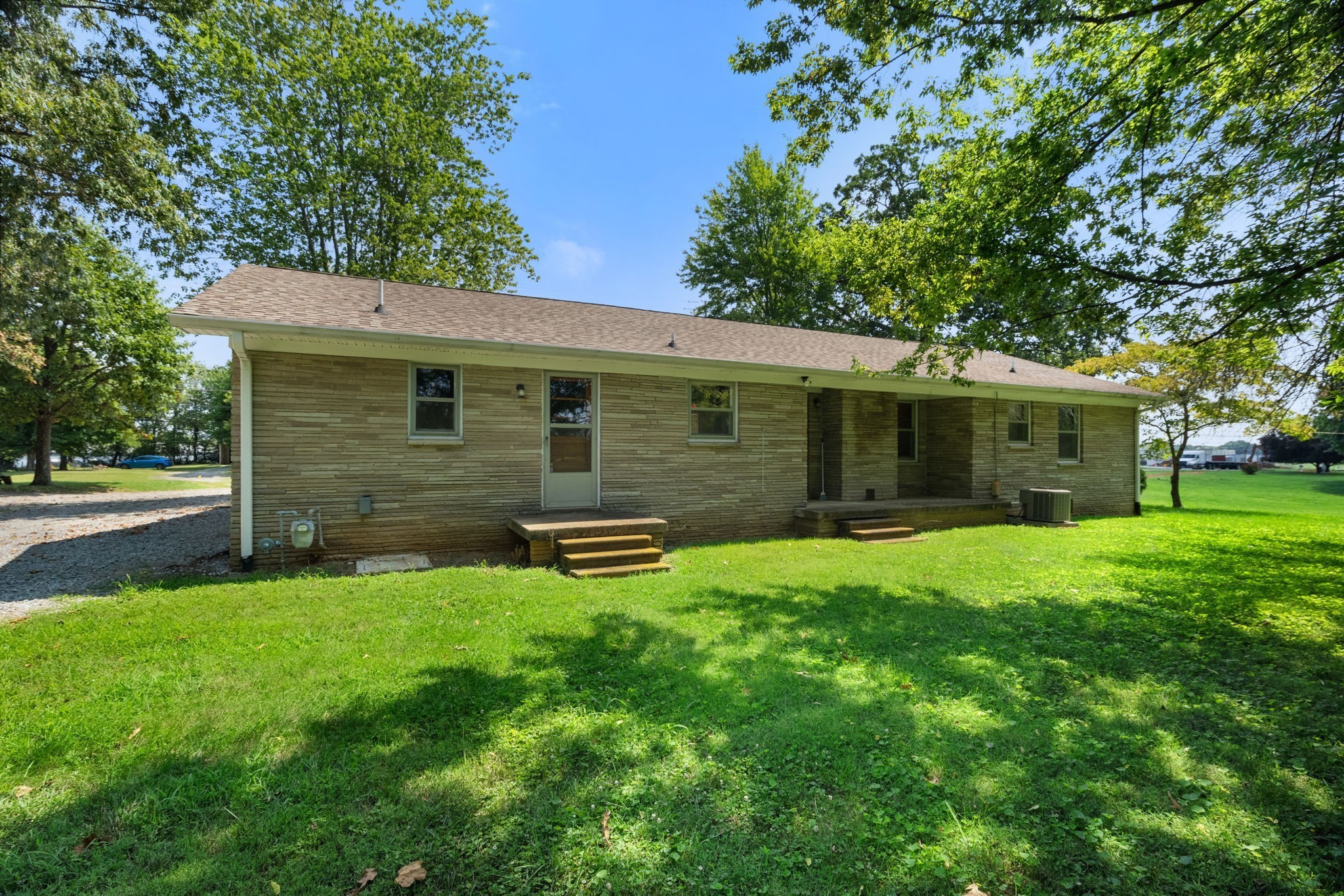 658 N Broadway Portland TN 37148