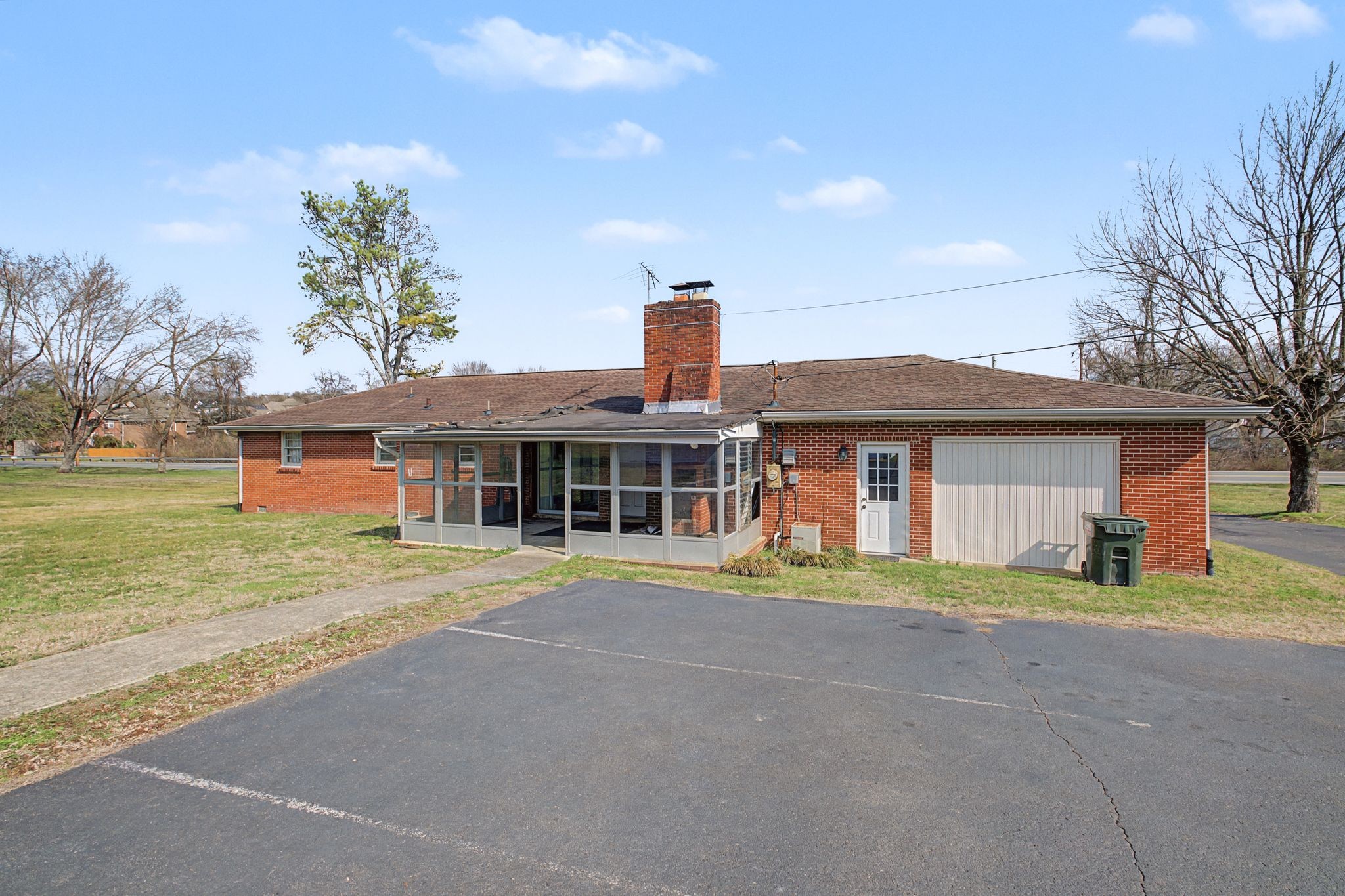 611 New Shackle Island Road Hendersonville TN 37075