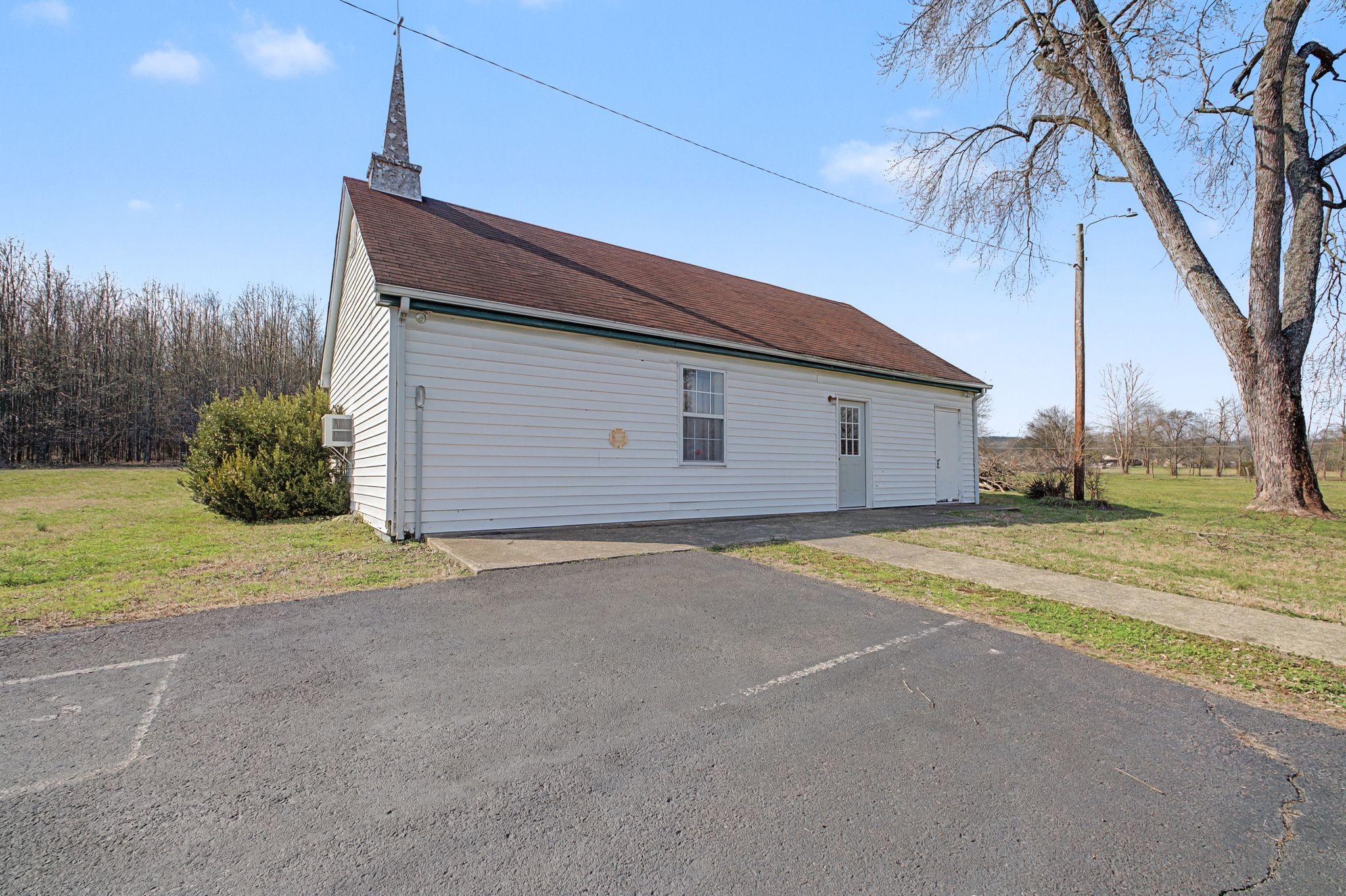 611 New Shackle Island Road Hendersonville TN 37075