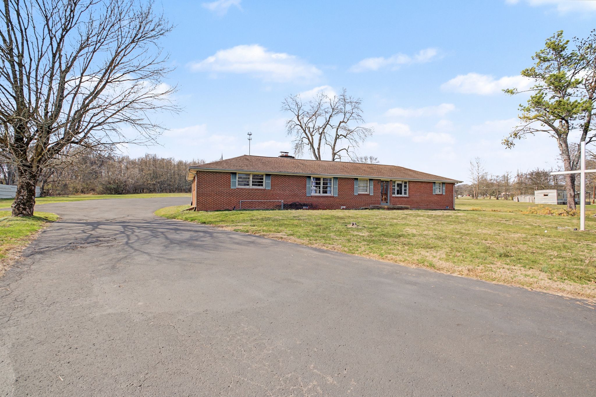 611 New Shackle Island Road Hendersonville TN 37075