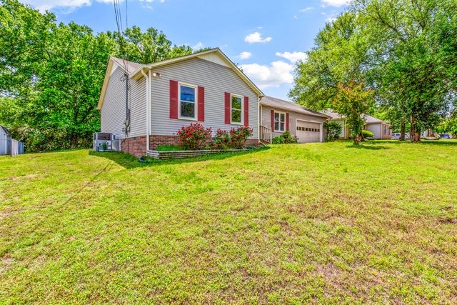 2017 Windsor Drive Columbia TN 38401