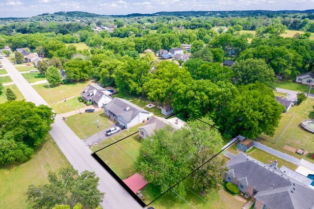2017 Windsor Drive Columbia TN 38401