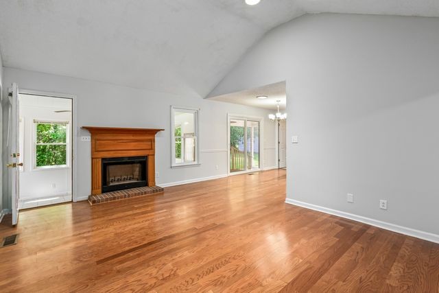 2017 Windsor Drive Columbia TN 38401