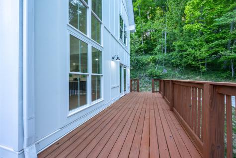 670 Harbor Drive Lancaster TN 38569