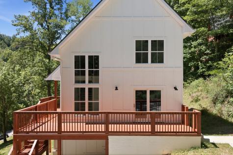 670 Harbor Drive Lancaster TN 38569