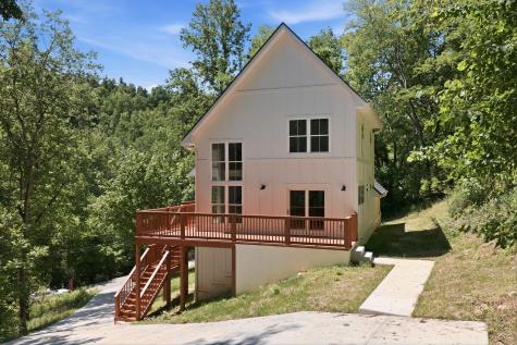 670 Harbor Drive Lancaster TN 38569
