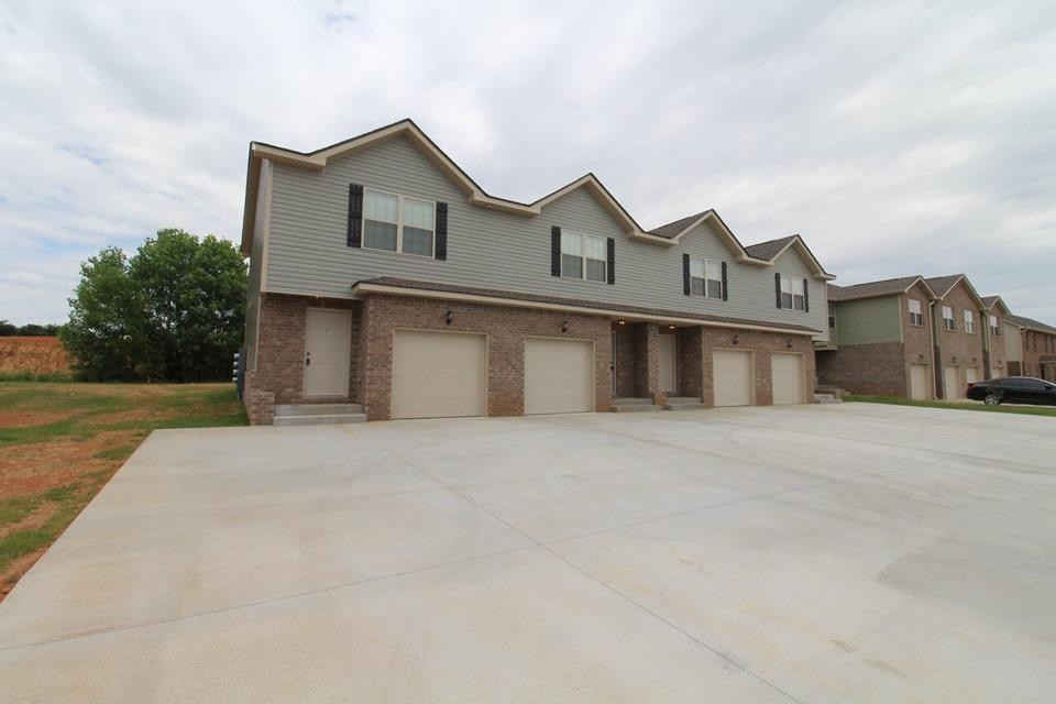 1724 Manning Dr Unit 2 Clarksville TN 37042