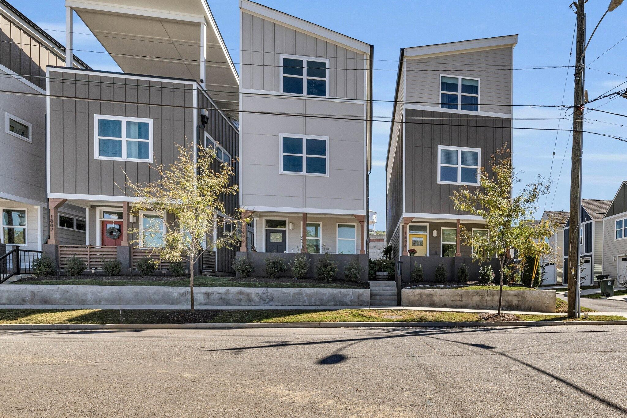 1898 S Lyerly Street Chattanooga TN 37404