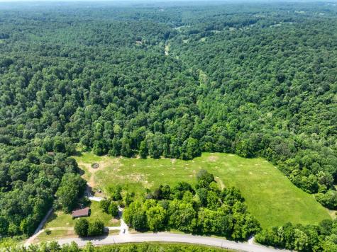 3830 Vernon Creek Cunningham TN 37052
