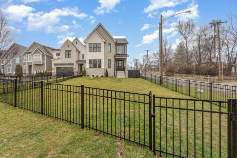 900a Gale Lane Nashville TN 37204