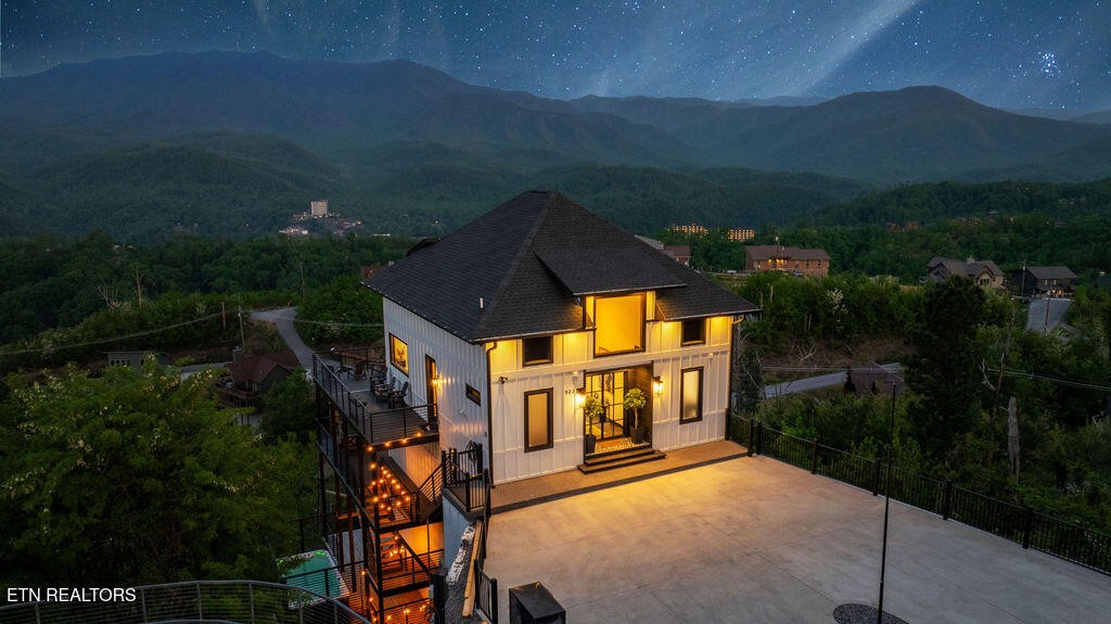 922 Piney Butt Way Gatlinburg TN 37738