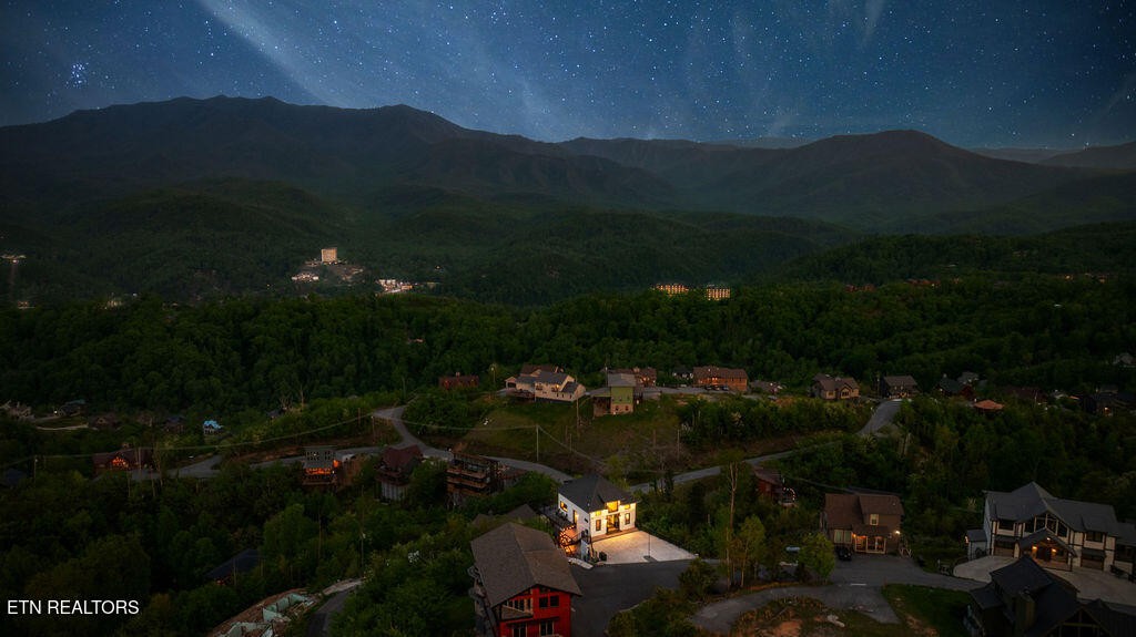 922 Piney Butt Way Gatlinburg TN 37738