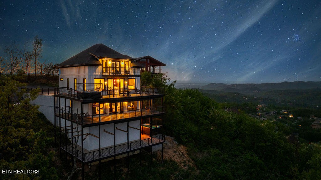 922 Piney Butt Way Gatlinburg TN 37738