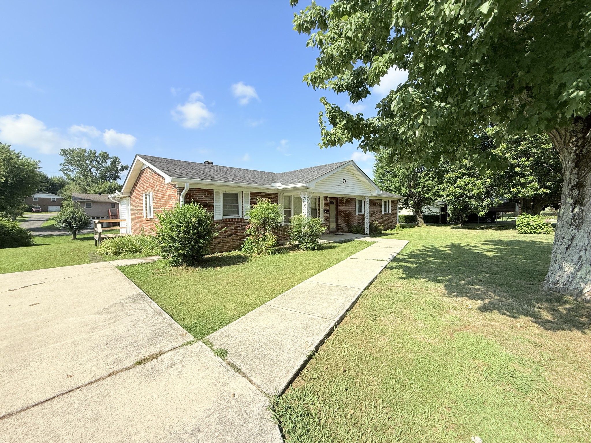 417 Shadowlawn Street Mcminnville TN 37110
