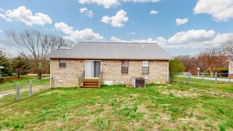 148 W Roberts Road Portland TN 37148