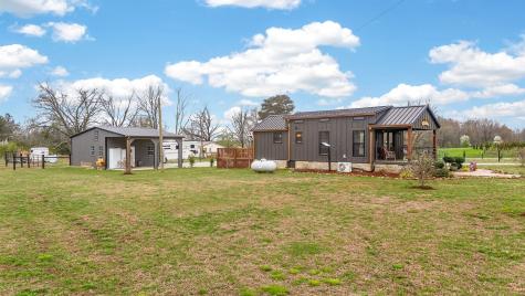 1765 Sugartree Springs Road Belvidere TN 37306