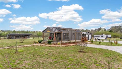 1765 Sugartree Springs Road Belvidere TN 37306