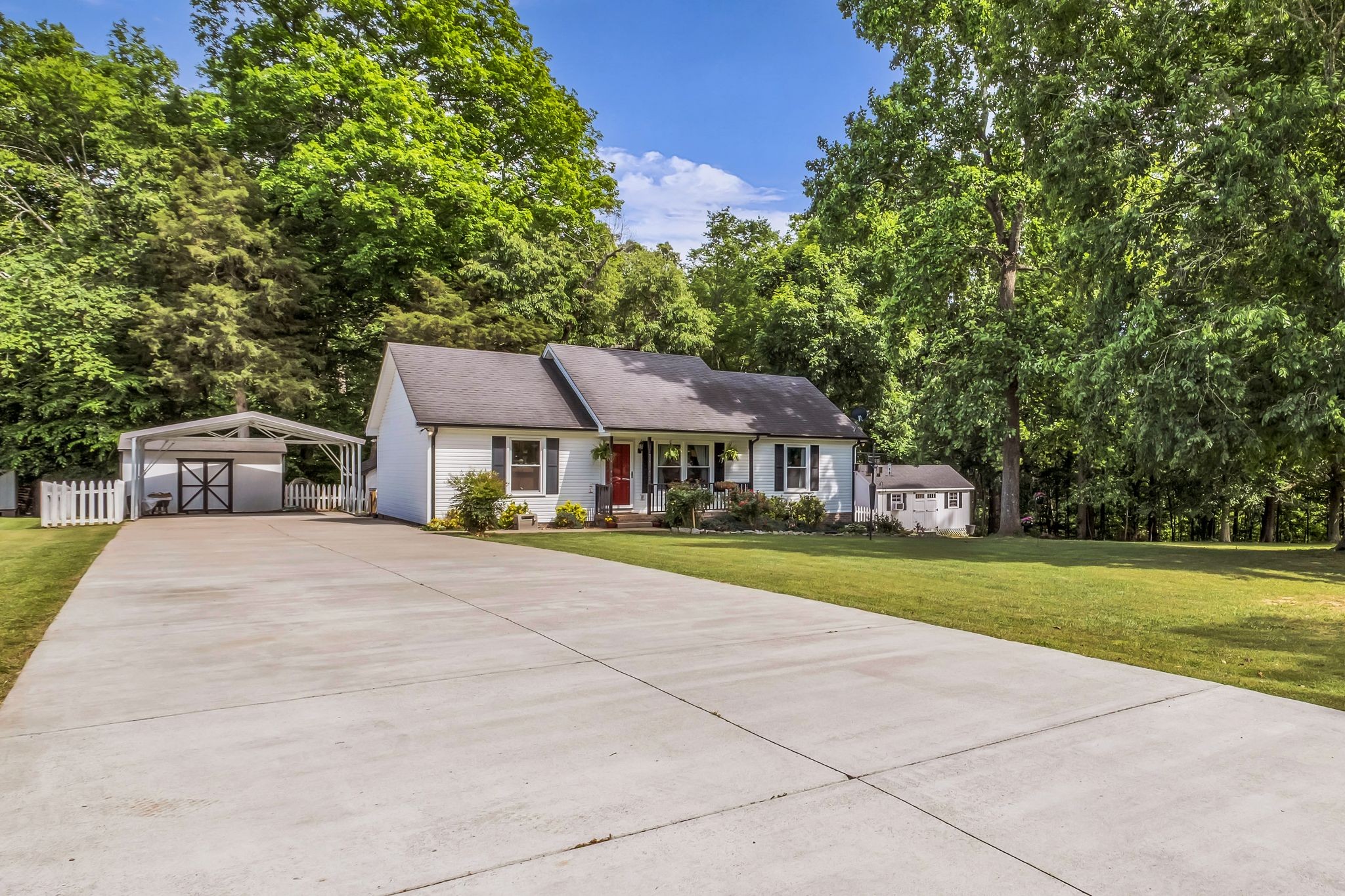 2017 Shawnee Lane Greenbrier TN 37073