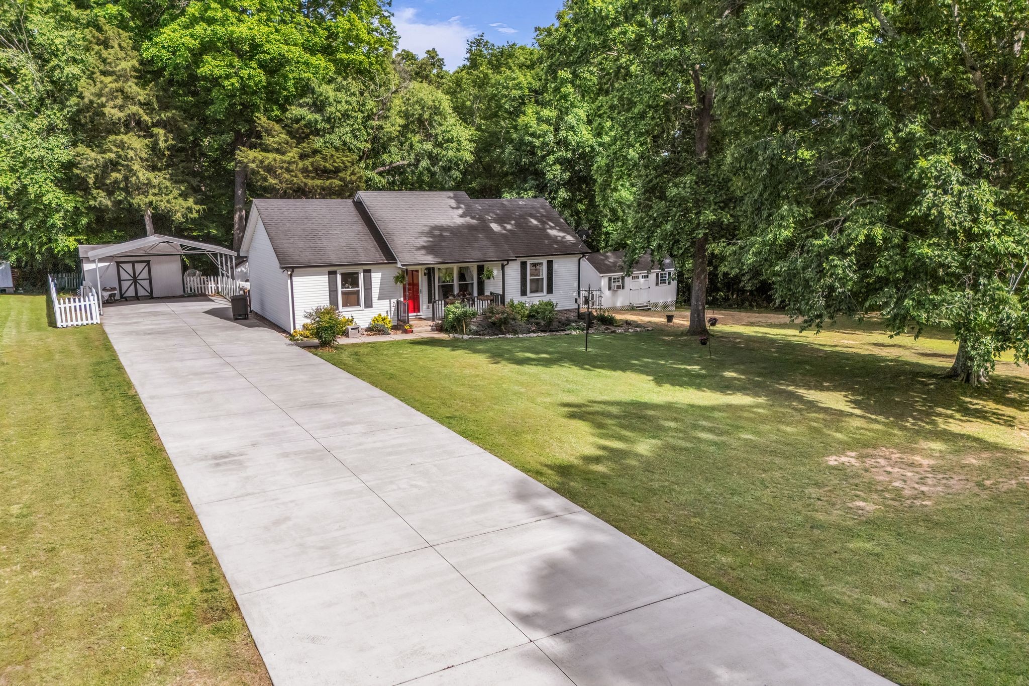 2017 Shawnee Lane Greenbrier TN 37073