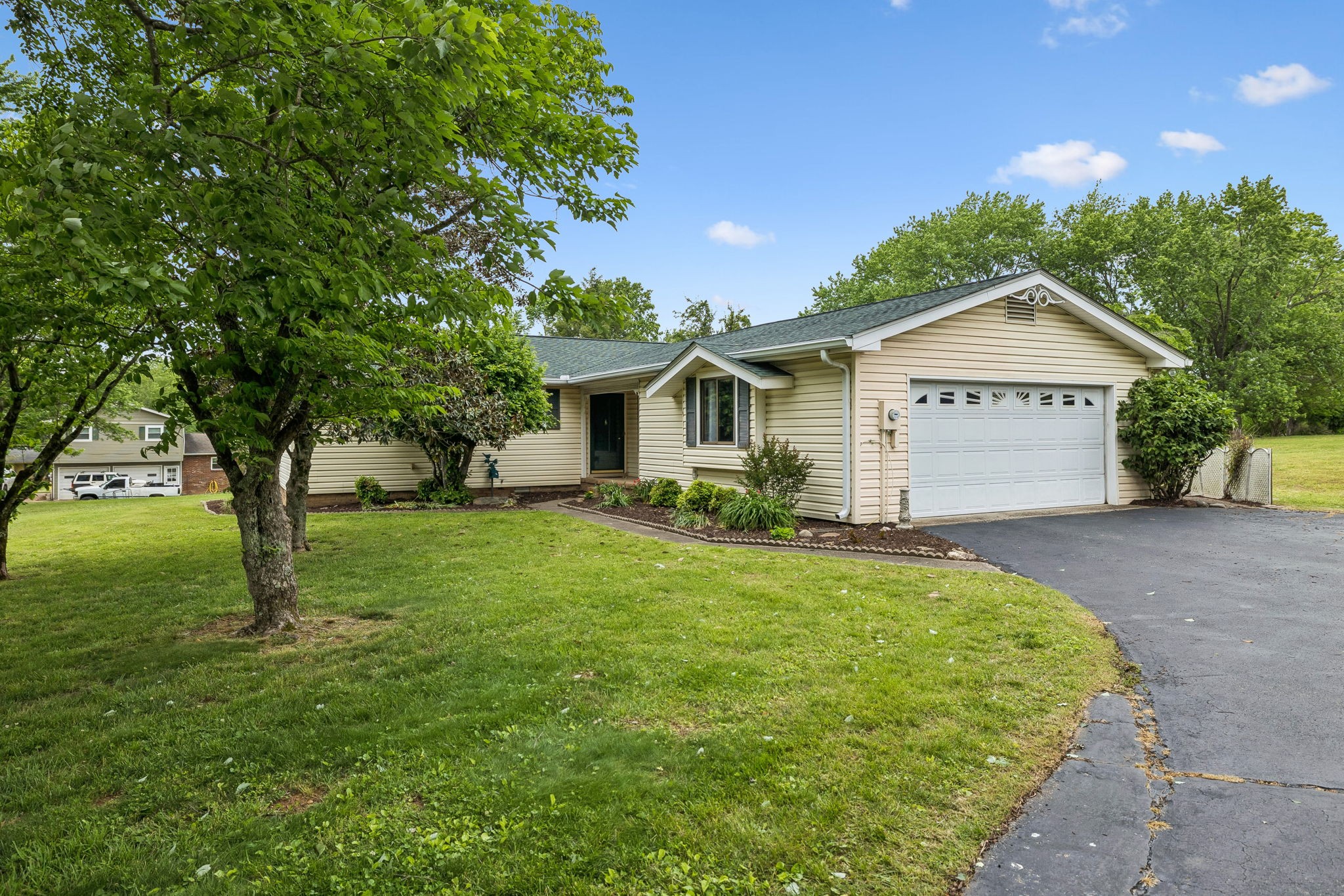 454 Lakewind Drive Gallatin TN 37066