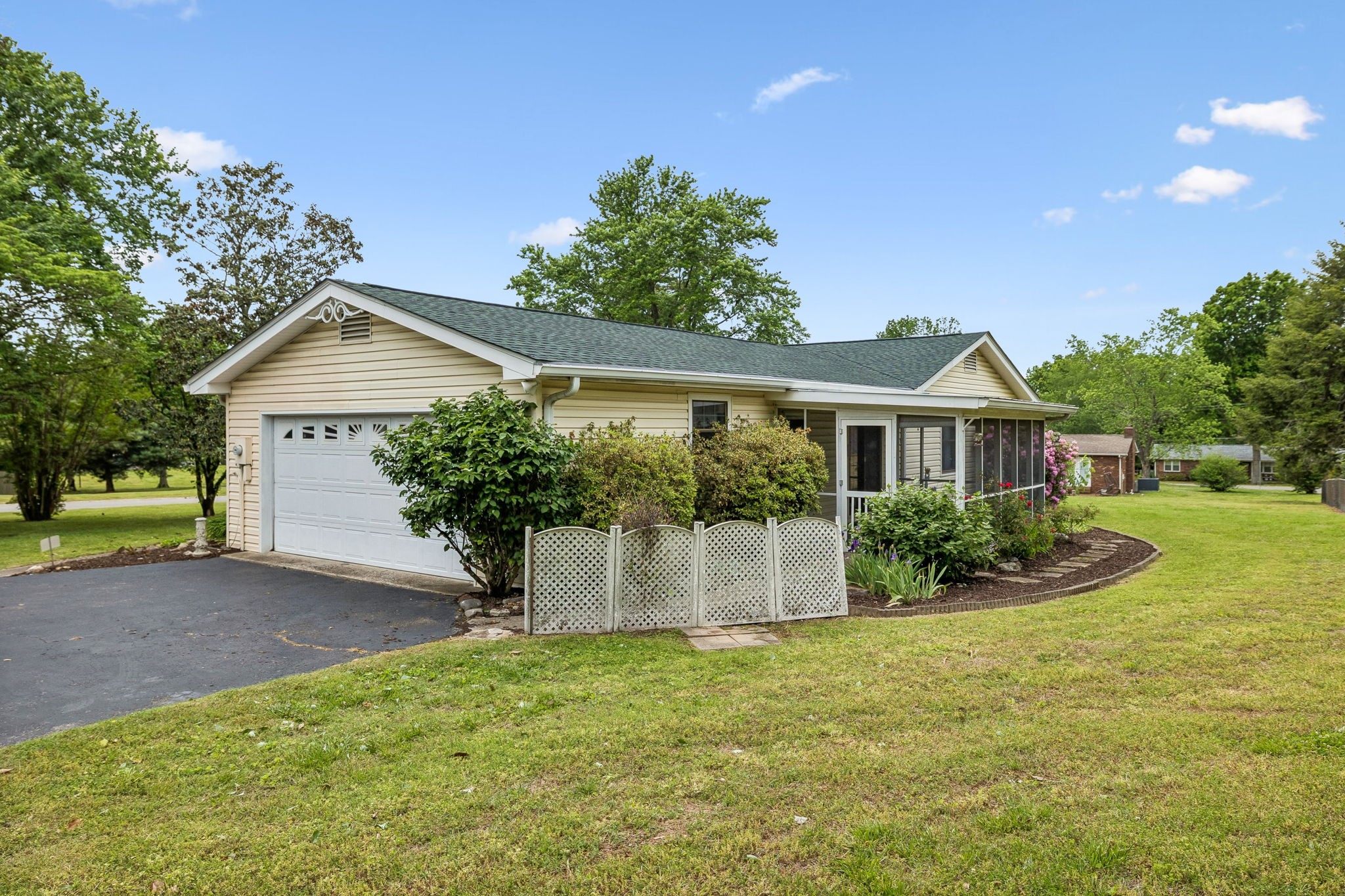 454 Lakewind Drive Gallatin TN 37066