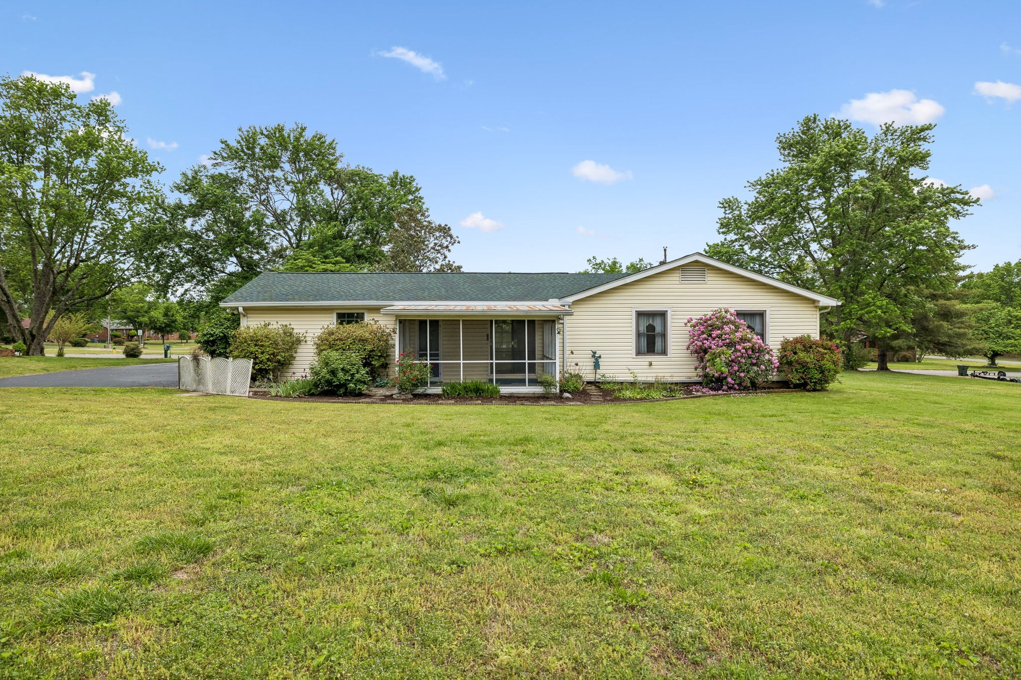 454 Lakewind Drive Gallatin TN 37066