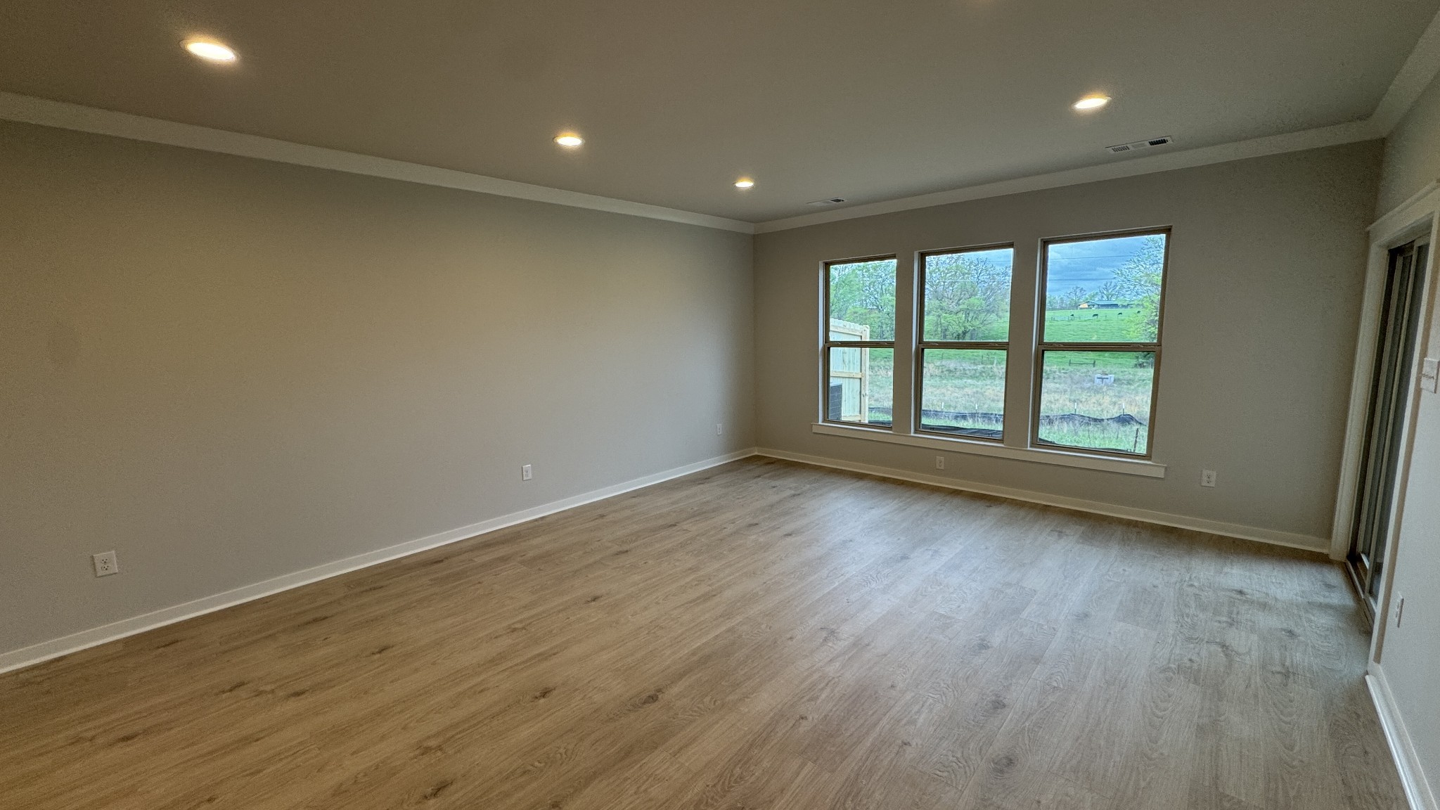 470 W Foxrun Springfield TN 37172