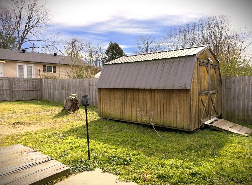 817 Oakland Park Drive Livingston TN 38570