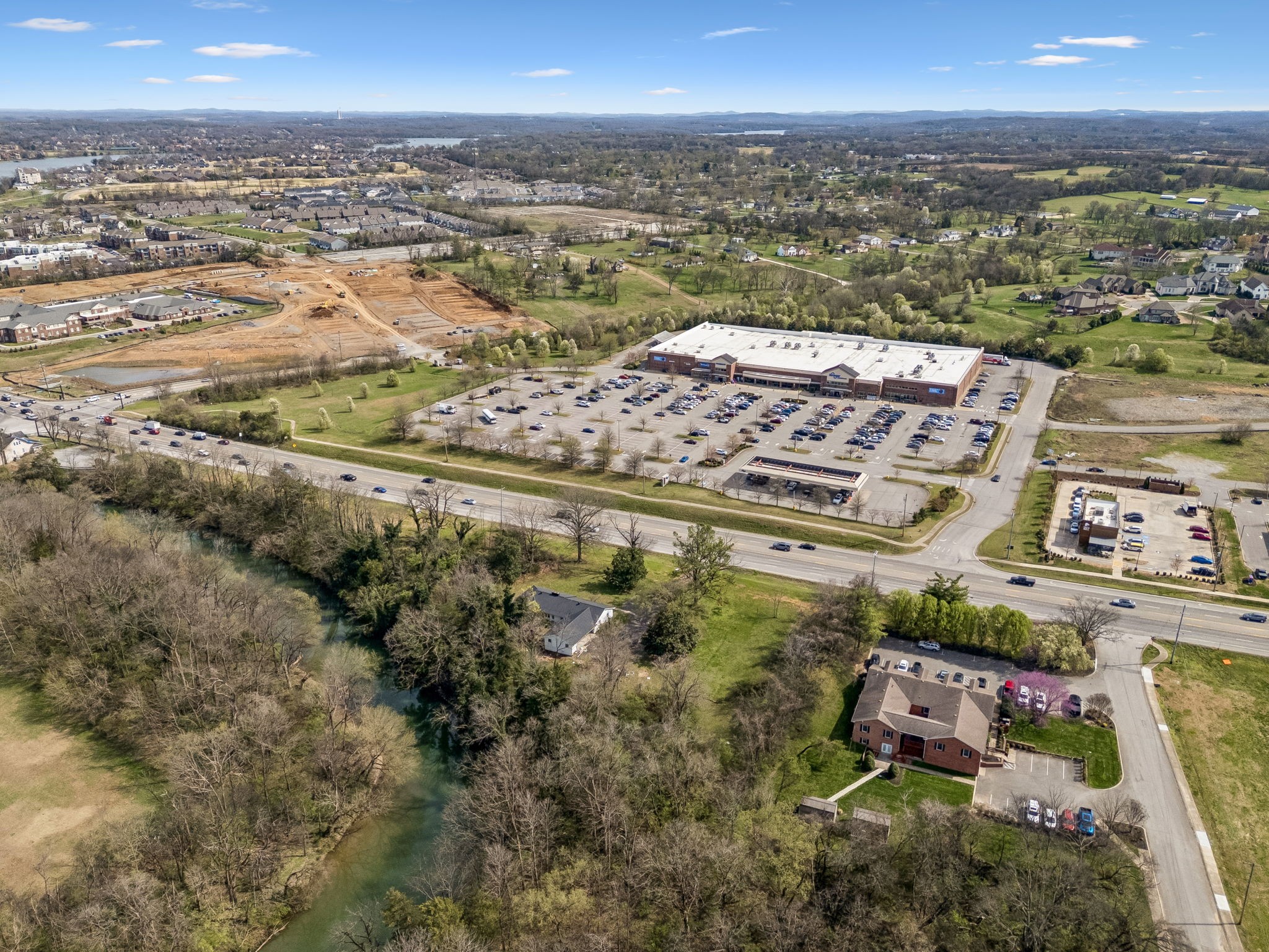 2042 Nashville Pike Gallatin TN 37066