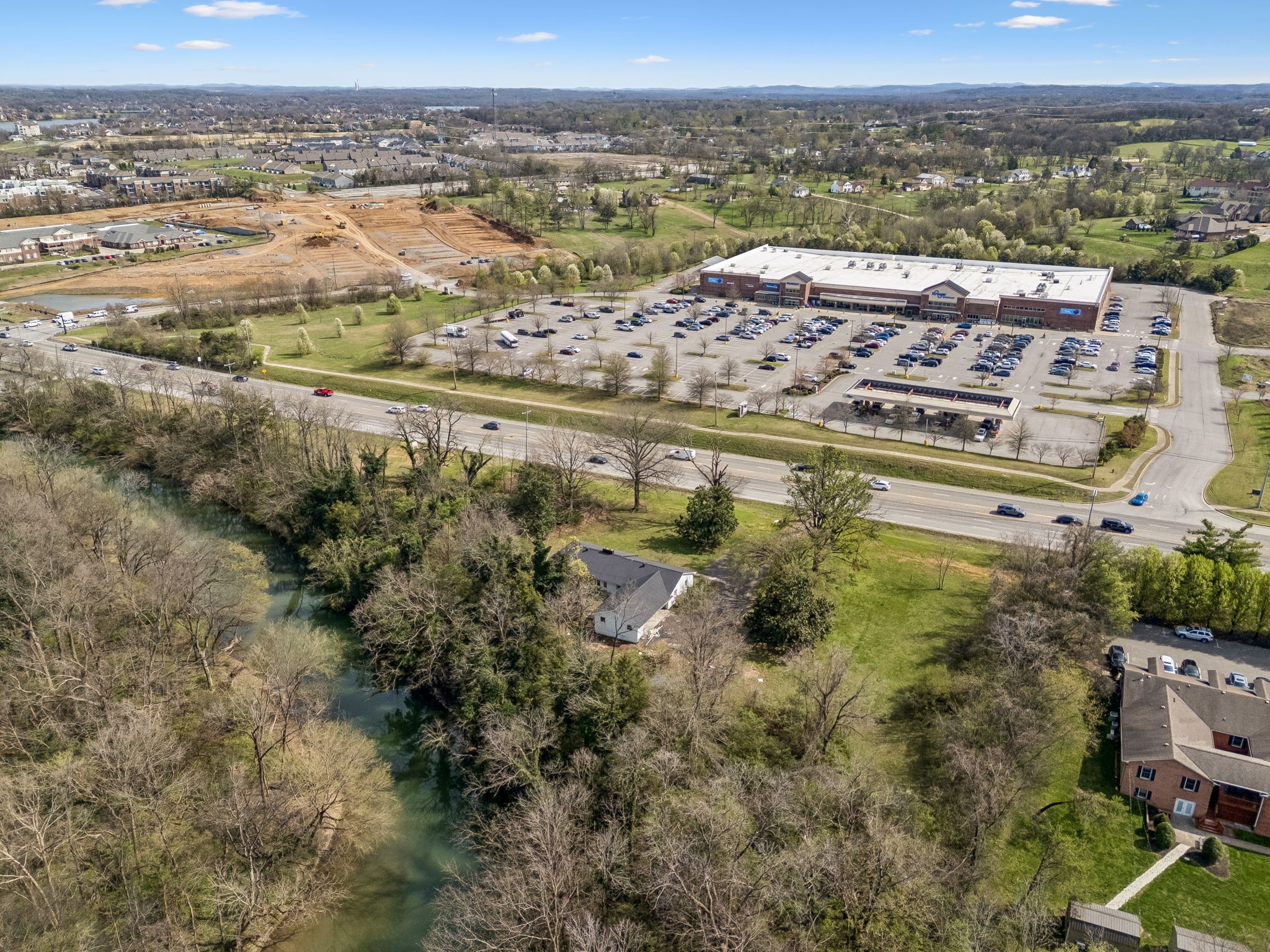 2042 Nashville Pike Gallatin TN 37066