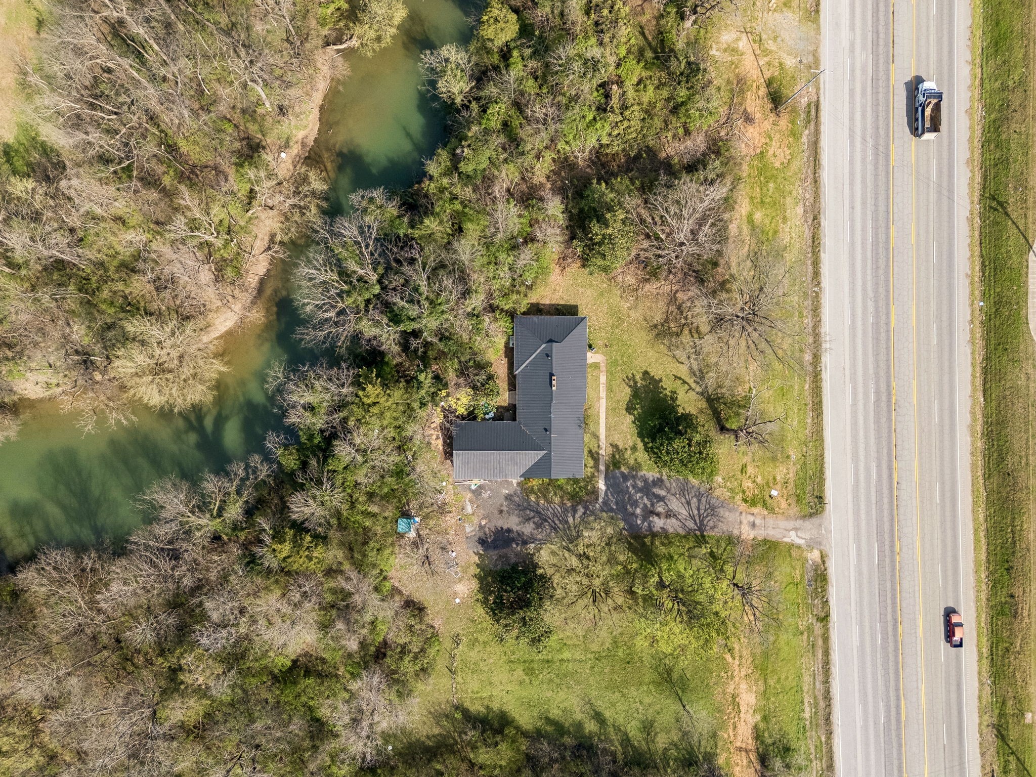 2042 Nashville Pike Gallatin TN 37066