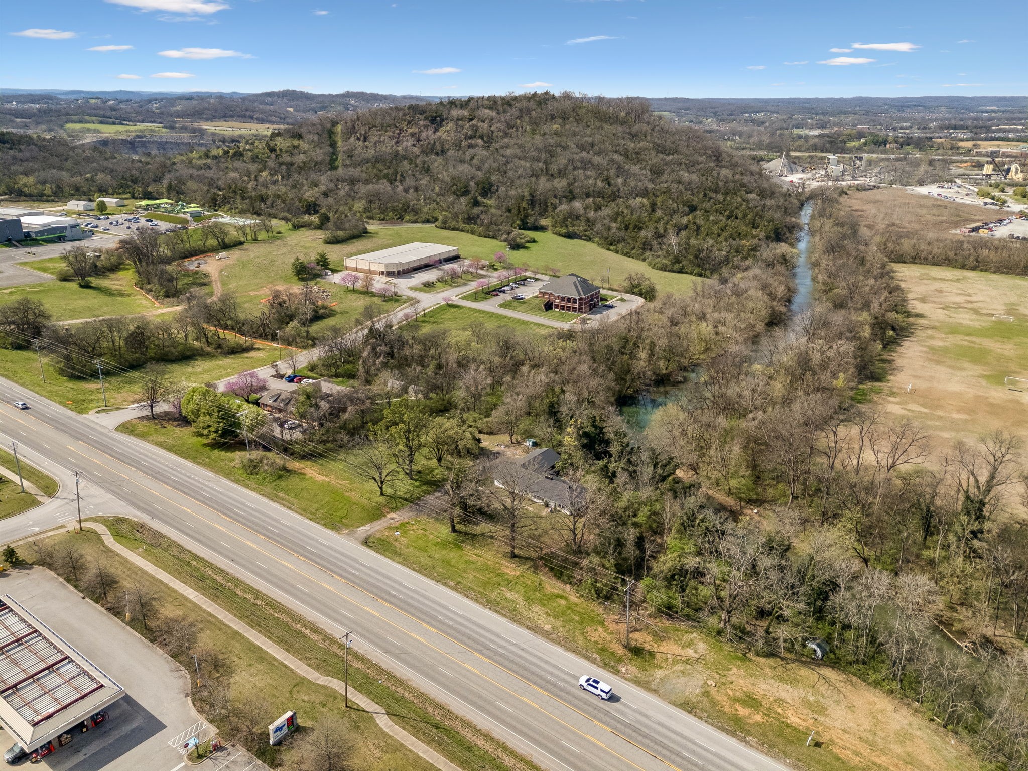 2042 Nashville Pike Gallatin TN 37066