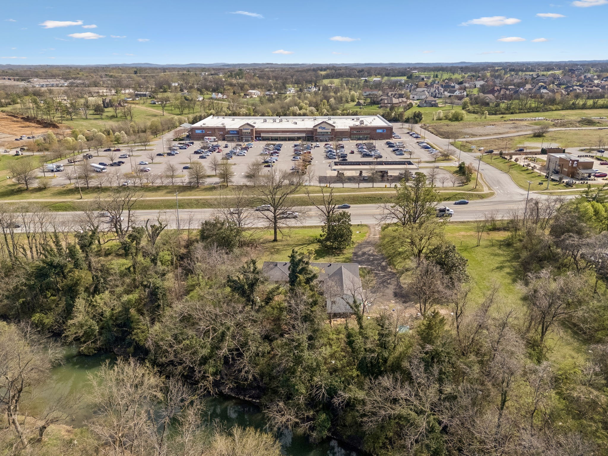 2042 Nashville Pike Gallatin TN 37066