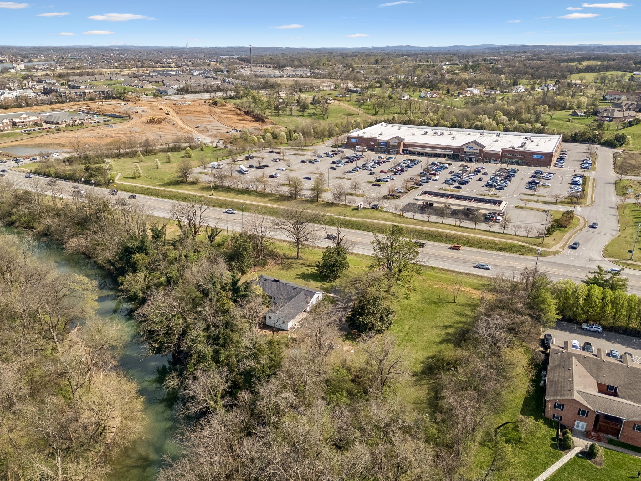 2042 Nashville Pike Gallatin TN 37066