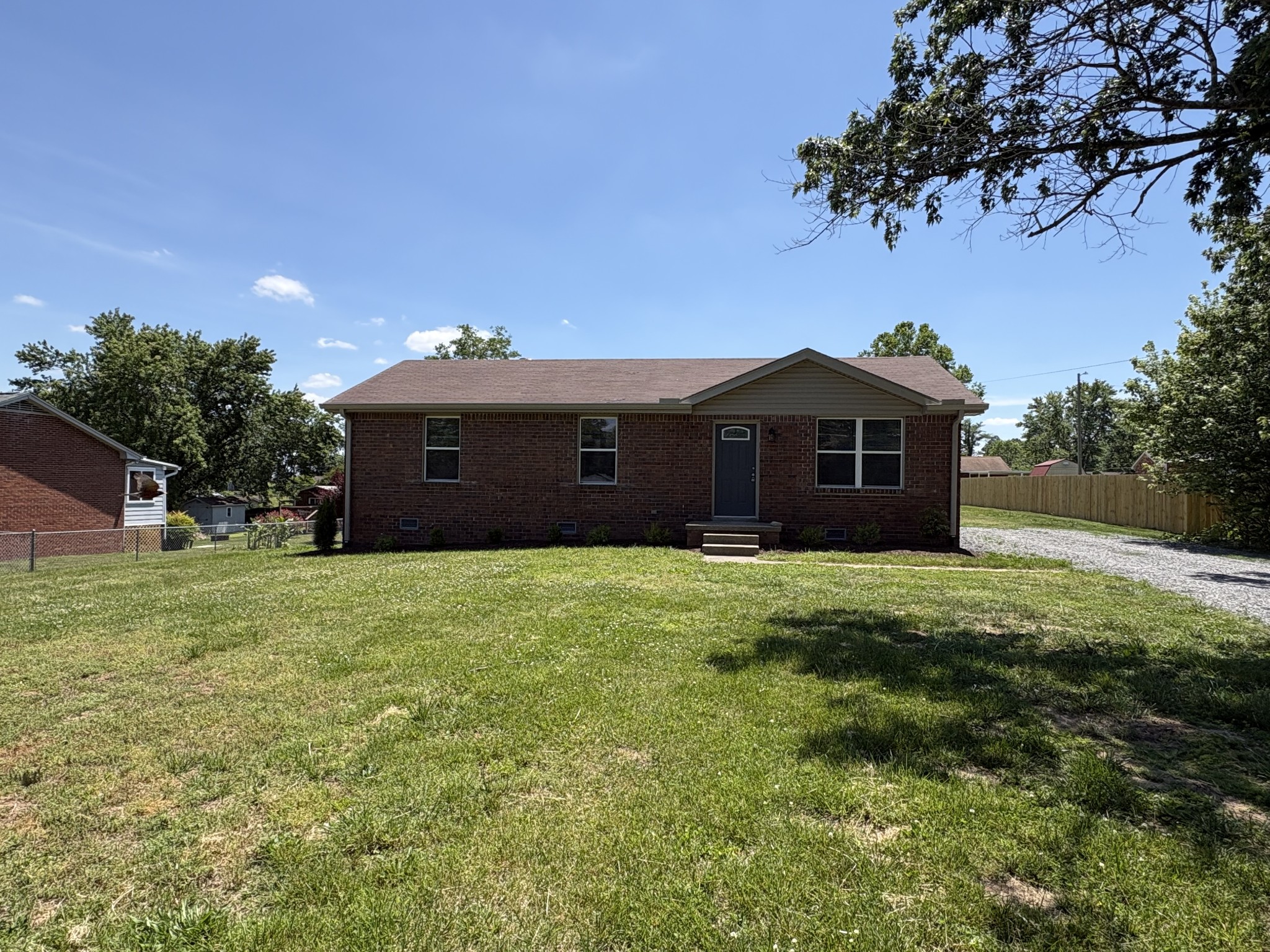 1513 Ridgewood Ct, E Gallatin TN 37066