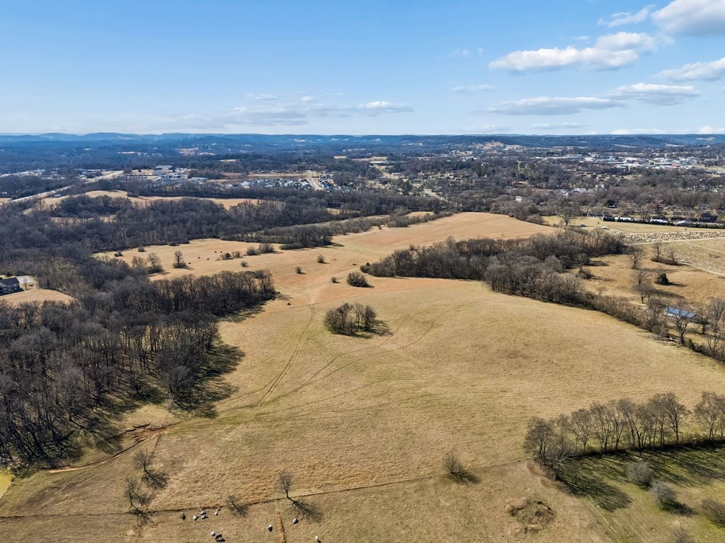 0 Tom J Hitch Columbia TN 38401