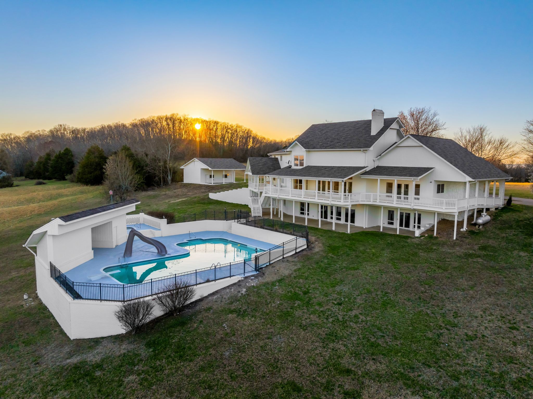 1230 Iron Bridge Road Columbia TN 38401