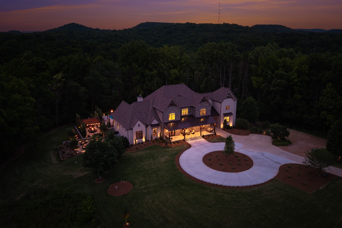 5019 Hilltop Lane College Grove TN 37046