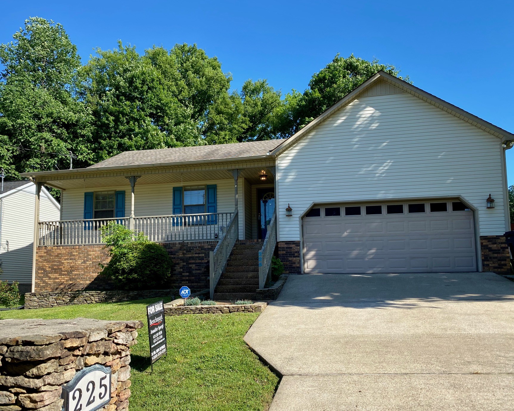 225 Valley Drive Columbia TN 38401