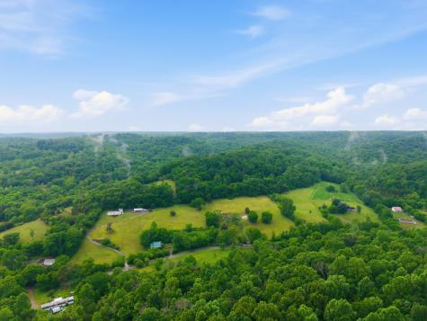 615 Rogues Fork Road Bethpage TN 37022