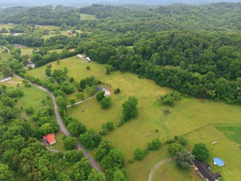 615 Rogues Fork Road Bethpage TN 37022