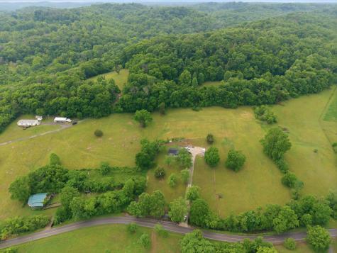 615 Rogues Fork Road Bethpage TN 37022