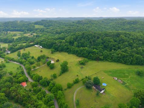 615 Rogues Fork Road Bethpage TN 37022